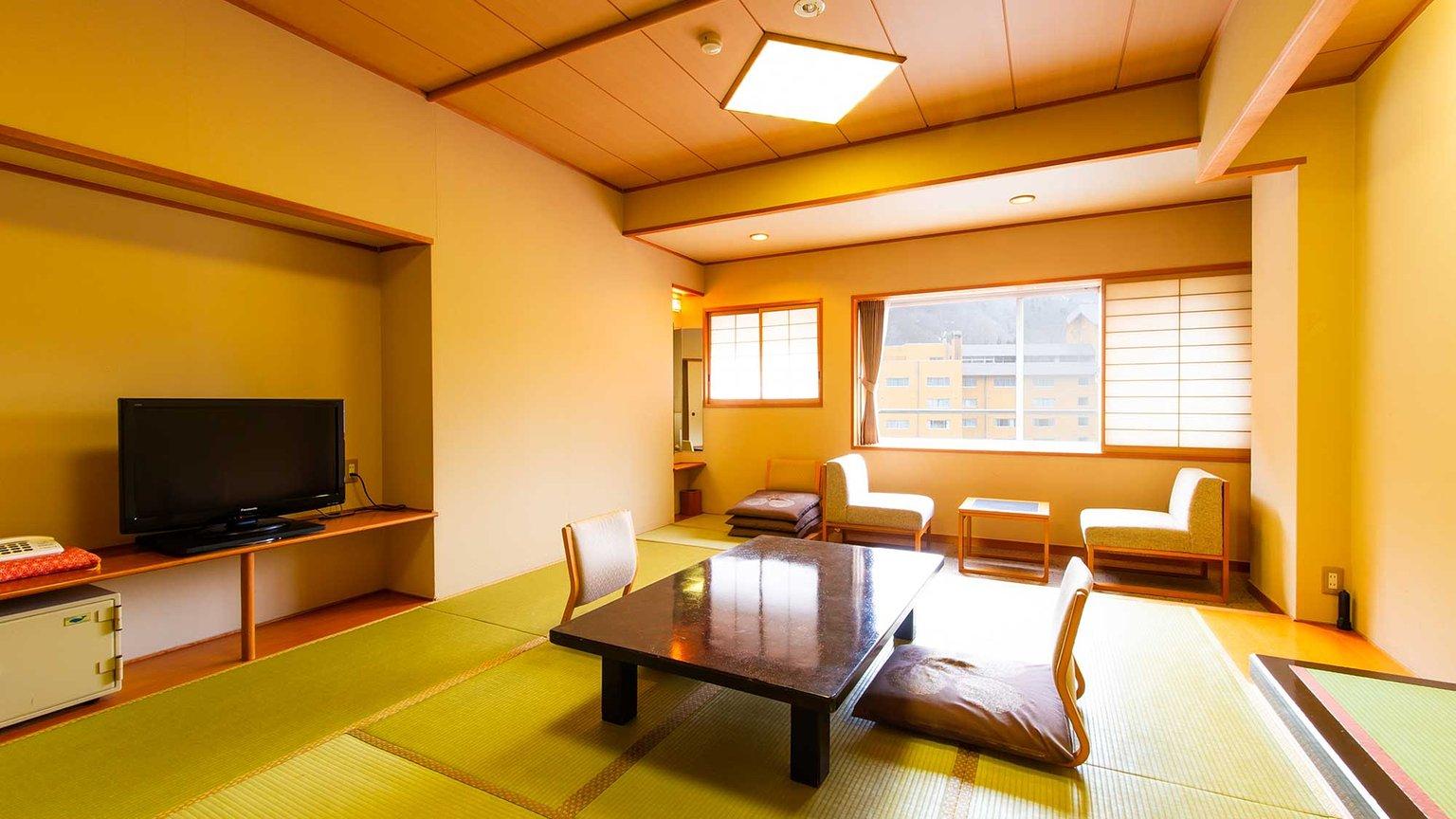 Japanese-style room 10-11 tatami mats (dinner and breakfast included) - KAMENOI HOTEL AKITAYUZE