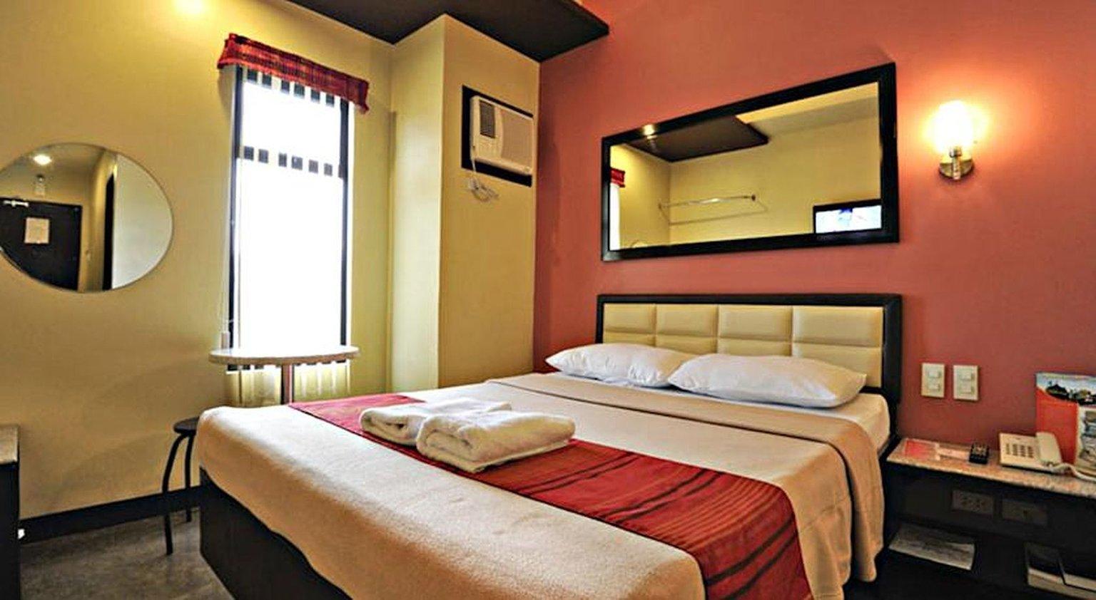 Superior Double Room - Express Inn-Mabolo